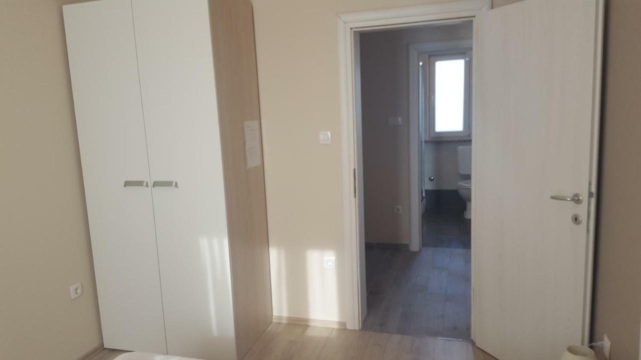 Luna Apartment พูลา ภายนอก รูปภาพ