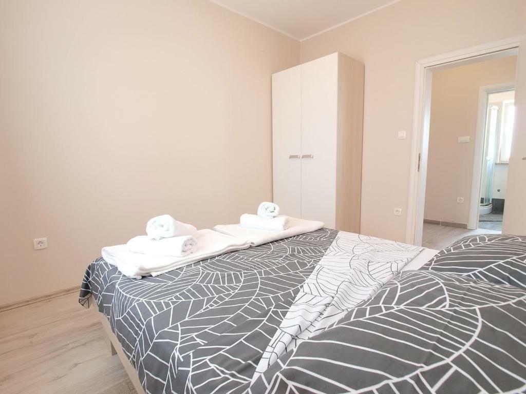 Luna Apartment พูลา ภายนอก รูปภาพ